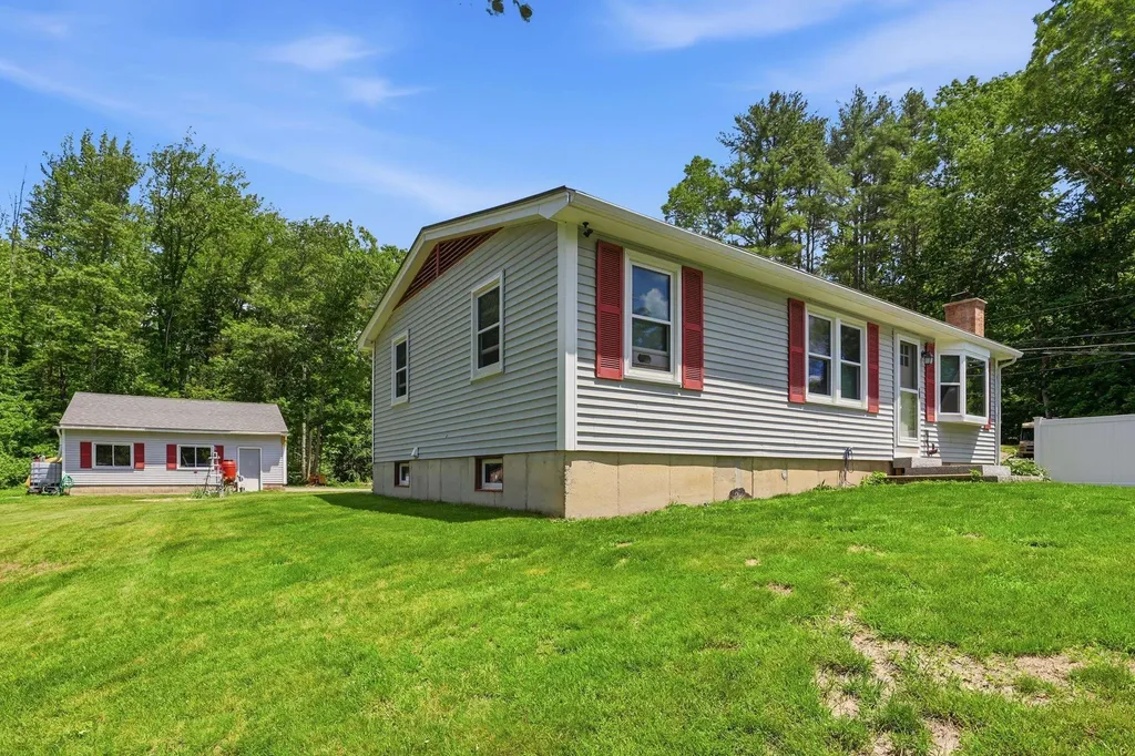 9 Horne Road Belmont NH 03220