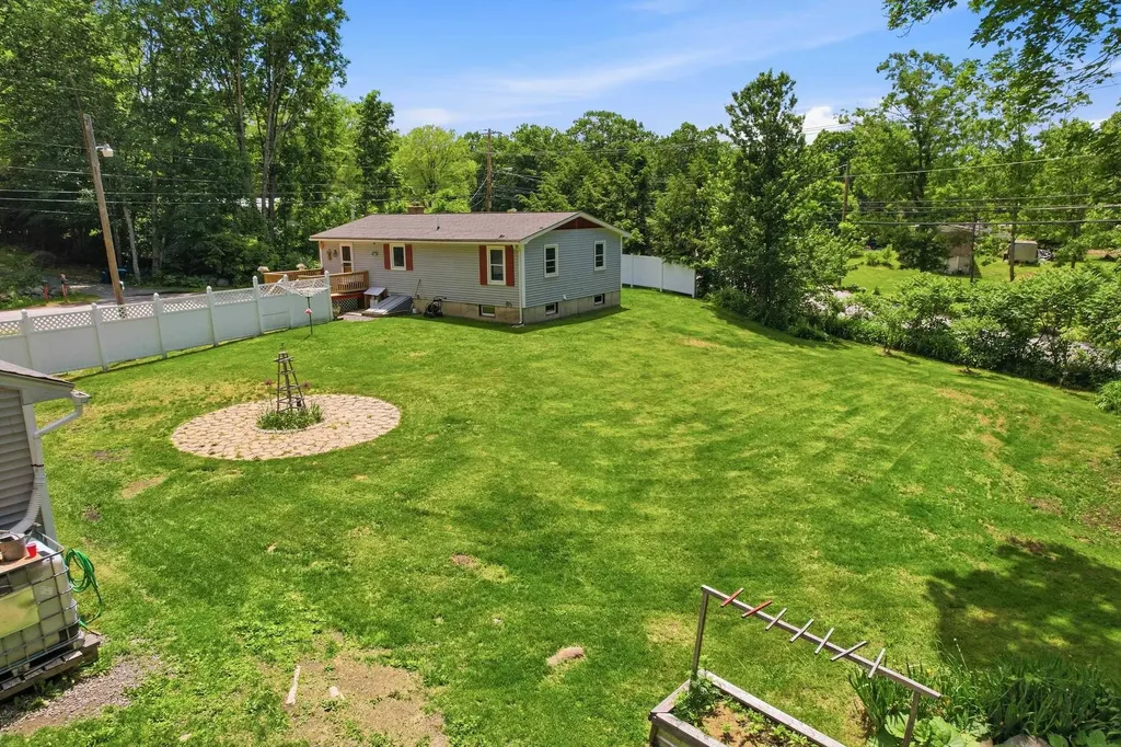 9 Horne Road Belmont NH 03220