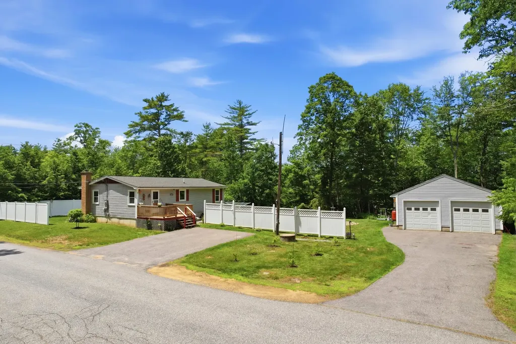 9 Horne Road Belmont NH 03220