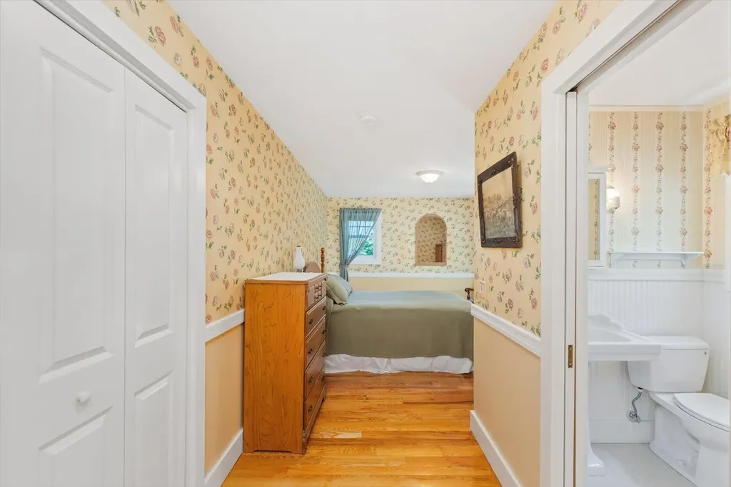 216 Old Forest Road Stoddard NH 03464