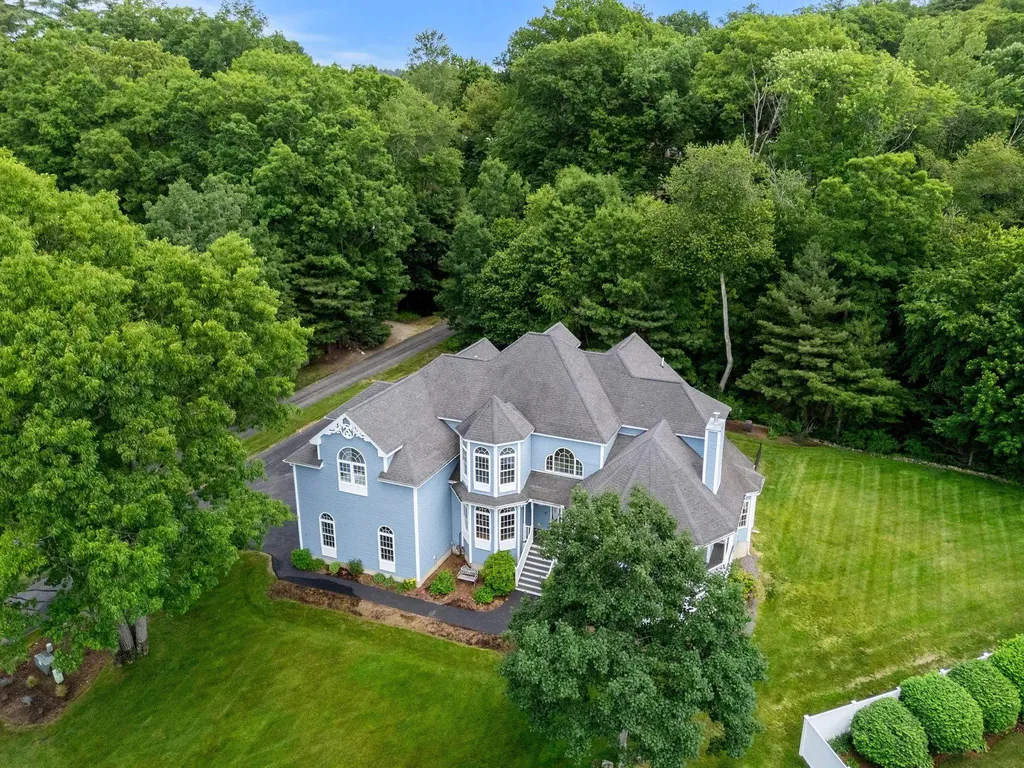 3 Rainbow Drive Nashua NH 03062