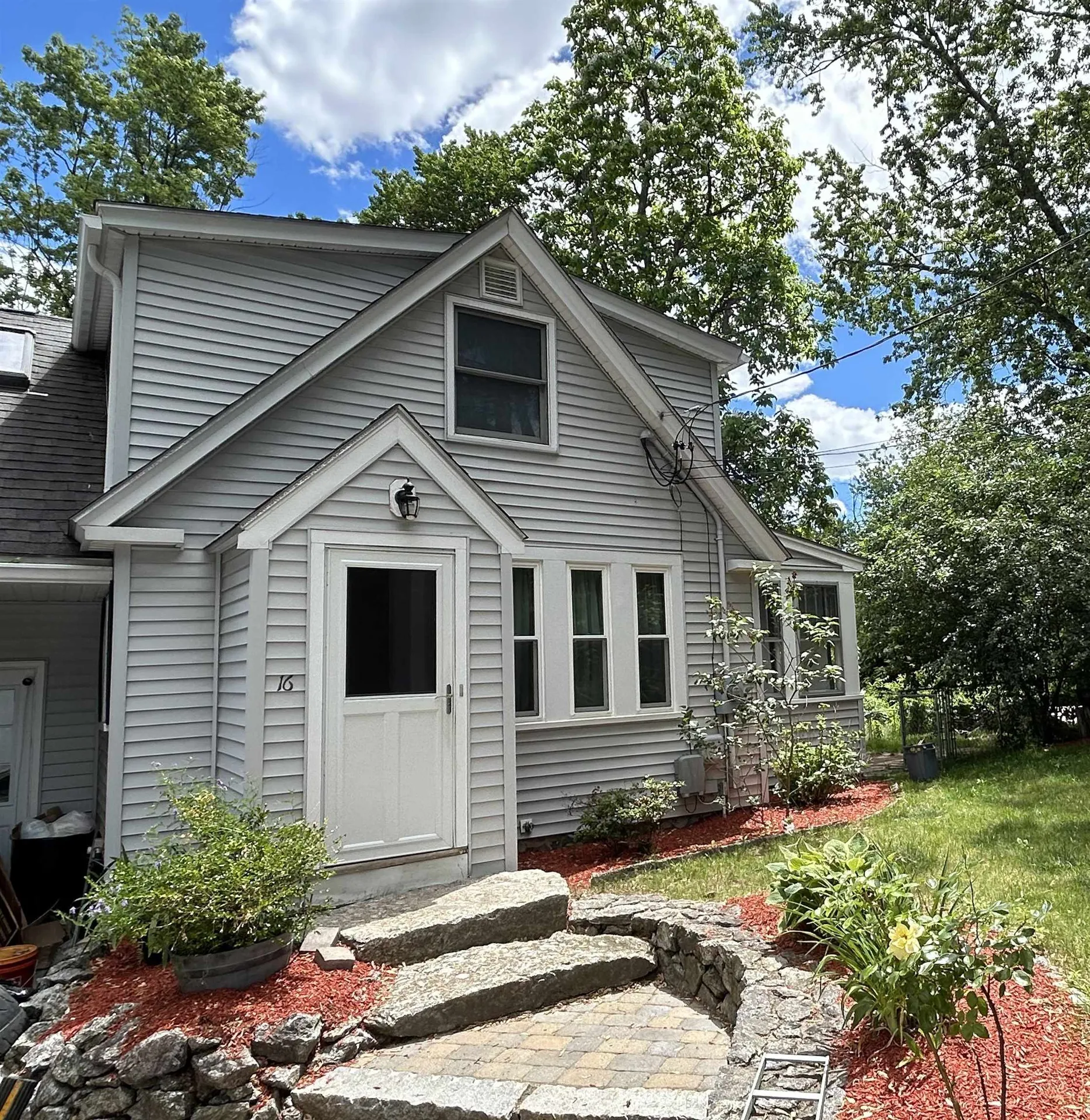 Salem NH, 16 N Main Street