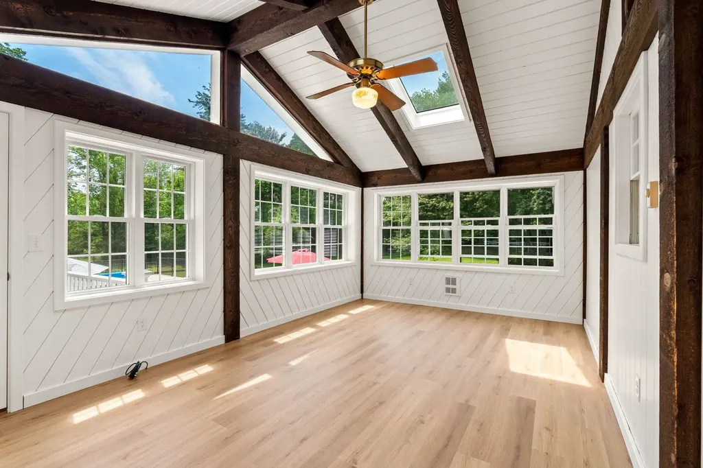 9 Quaker Street Newton NH 03858