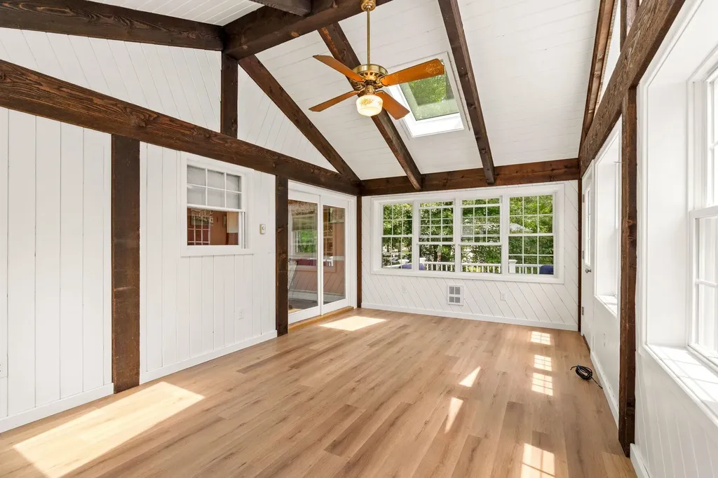9 Quaker Street Newton NH 03858