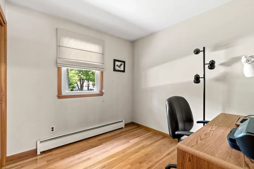 9 Quaker Street Newton NH 03858