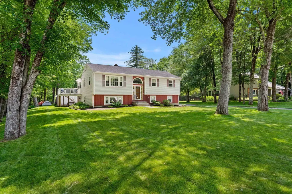 9 Quaker Street Newton NH 03858