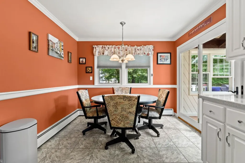 9 Quaker Street Newton NH 03858