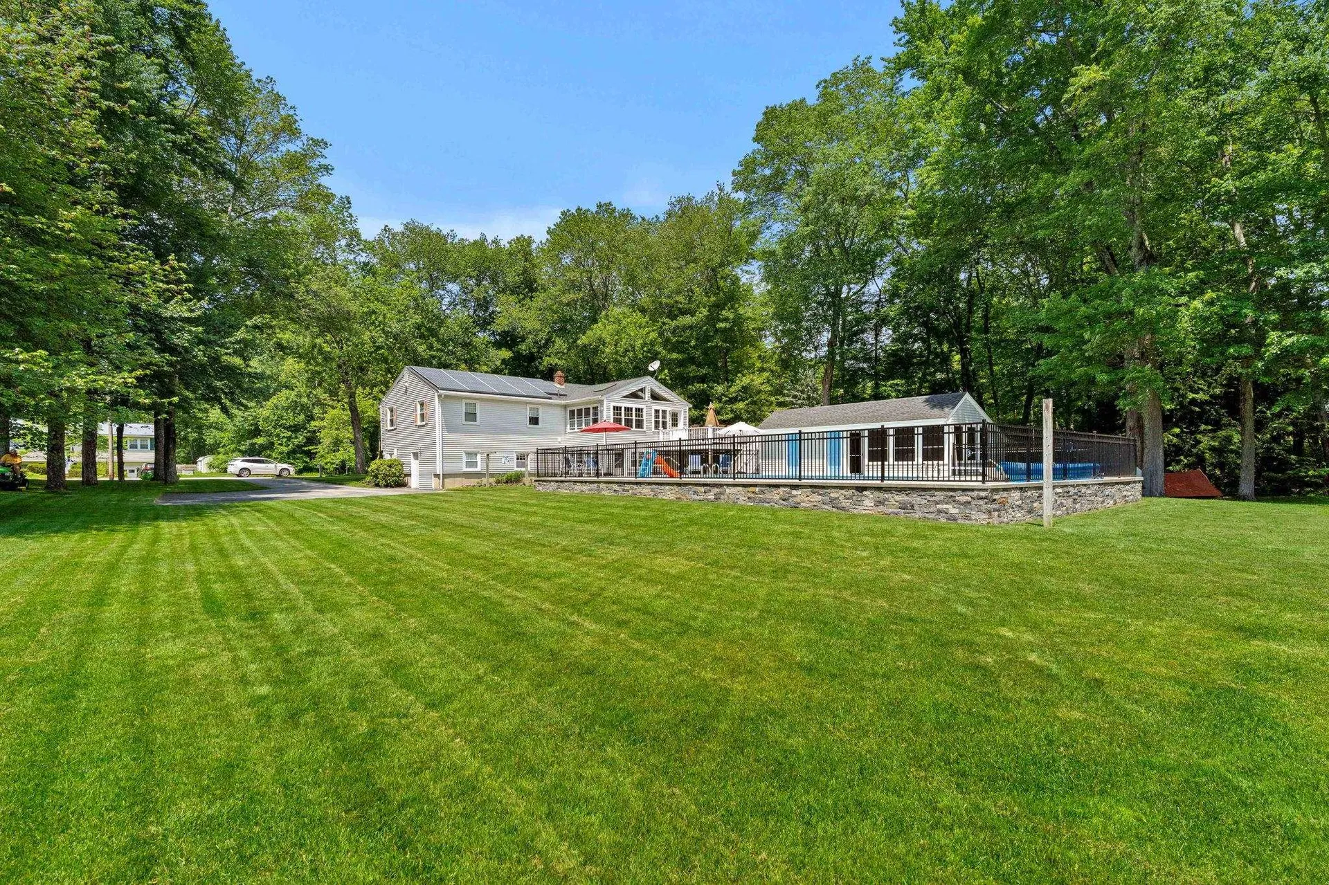9 Quaker Street Newton NH 03858