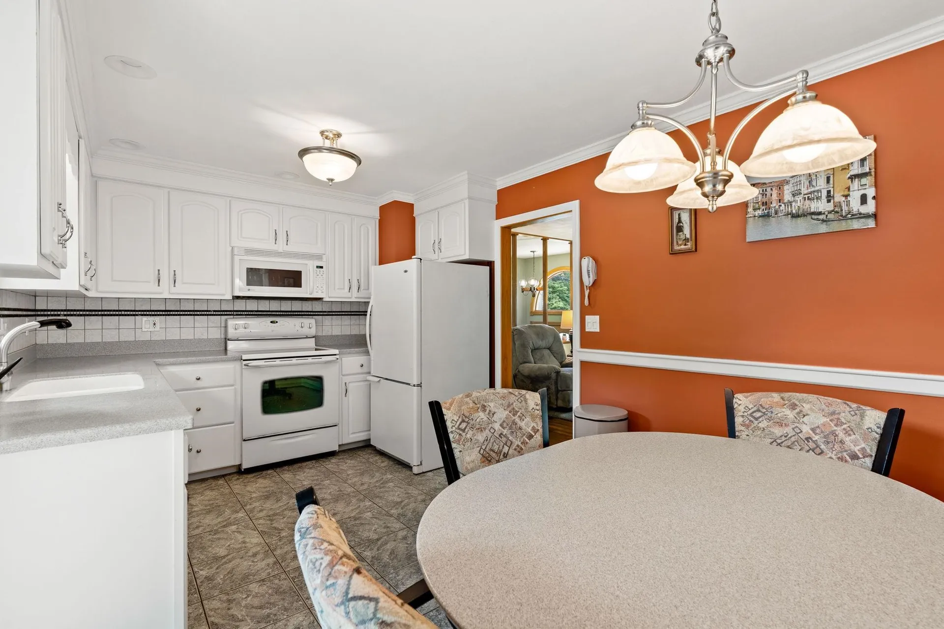 9 Quaker Street Newton NH 03858