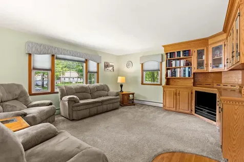 9 Quaker Street Newton NH 03858