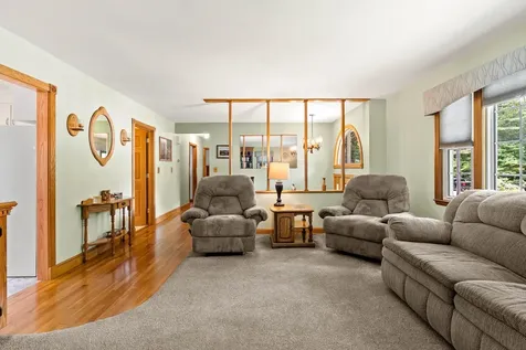 9 Quaker Street Newton NH 03858
