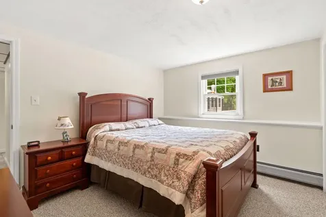 9 Quaker Street Newton NH 03858