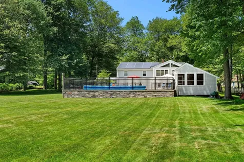 9 Quaker Street Newton NH 03858