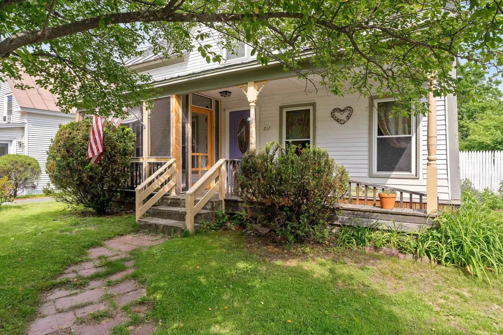 217 South Pleasant Street Bradford VT 05033