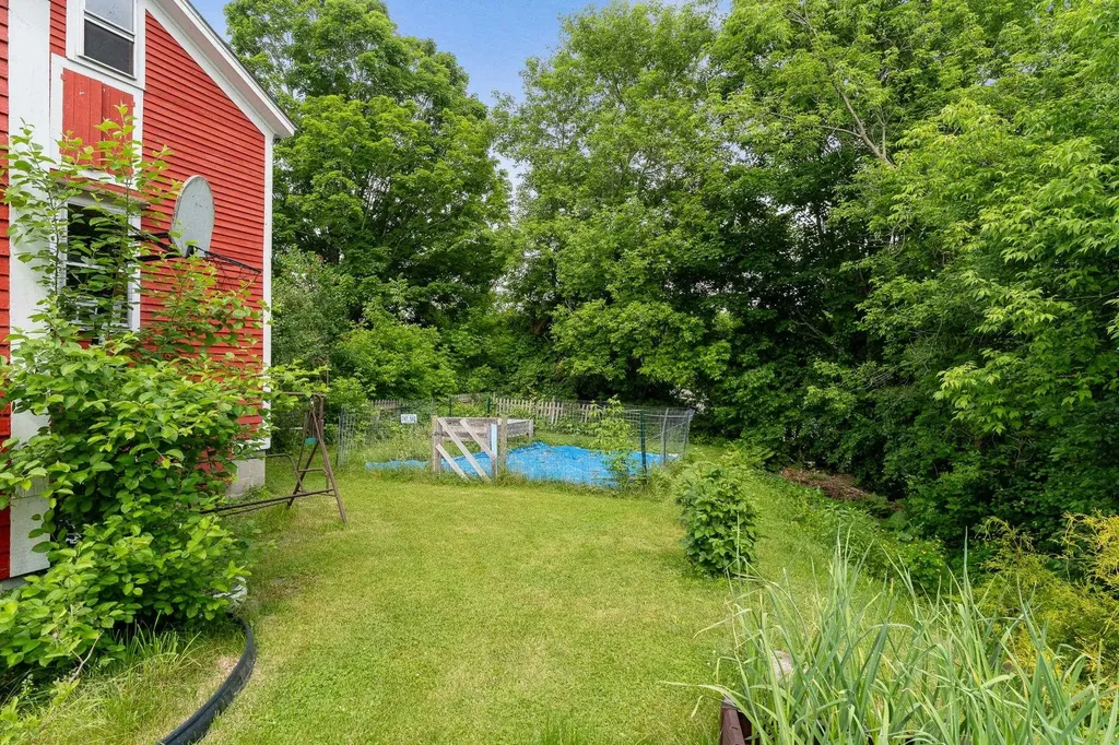 217 South Pleasant Street Bradford VT 05033