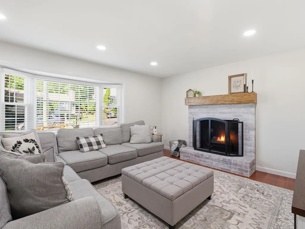 79 Holmes Drive Manchester NH 03104