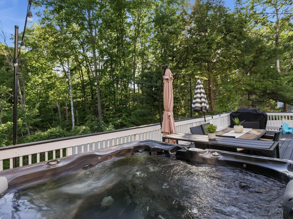 79 Holmes Drive Manchester NH 03104