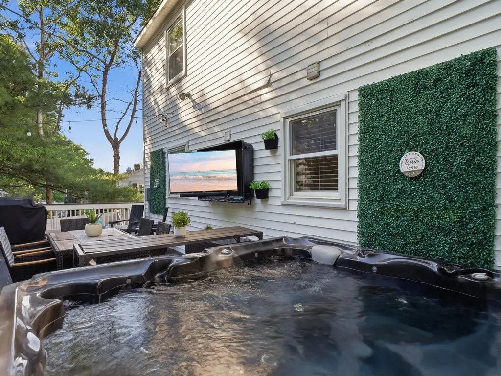 79 Holmes Drive Manchester NH 03104
