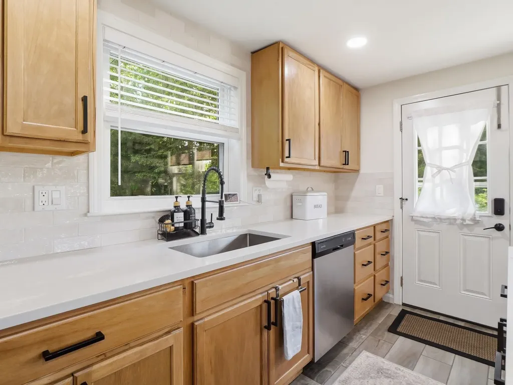 79 Holmes Drive Manchester NH 03104