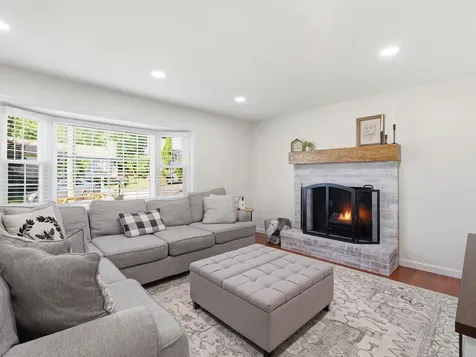 79 Holmes Drive Manchester NH 03104