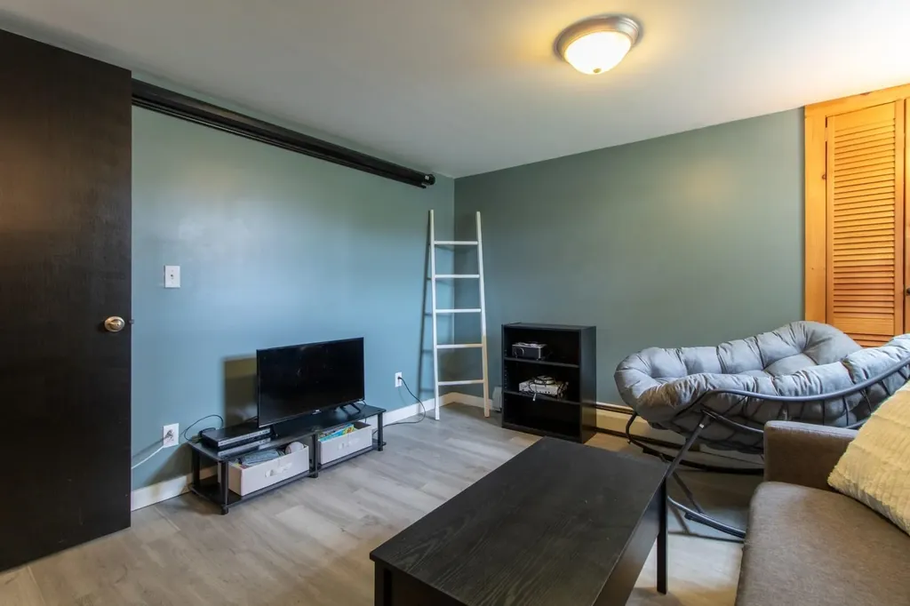 115 Scottsdale Road Newport City VT 05855
