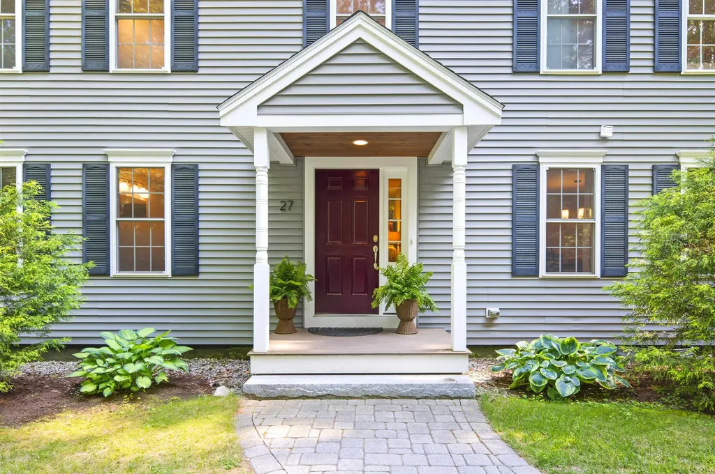 27 Colonel Wilkins Road Amherst NH 03031