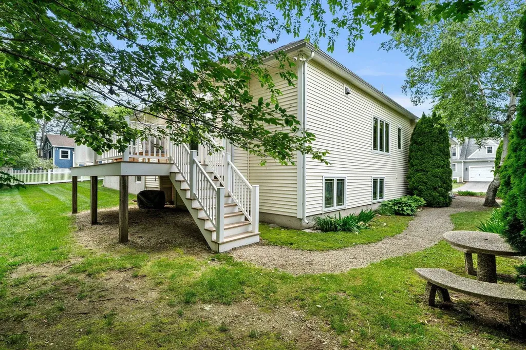 20 Huckleberry Lane Hampton NH 03842