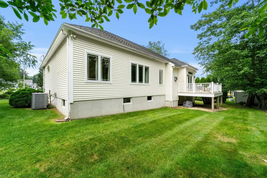 20 Huckleberry Lane Hampton NH 03842