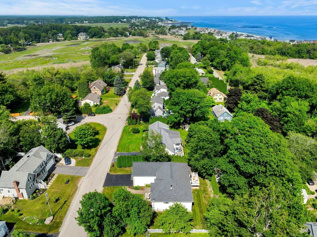 20 Huckleberry Lane Hampton NH 03842