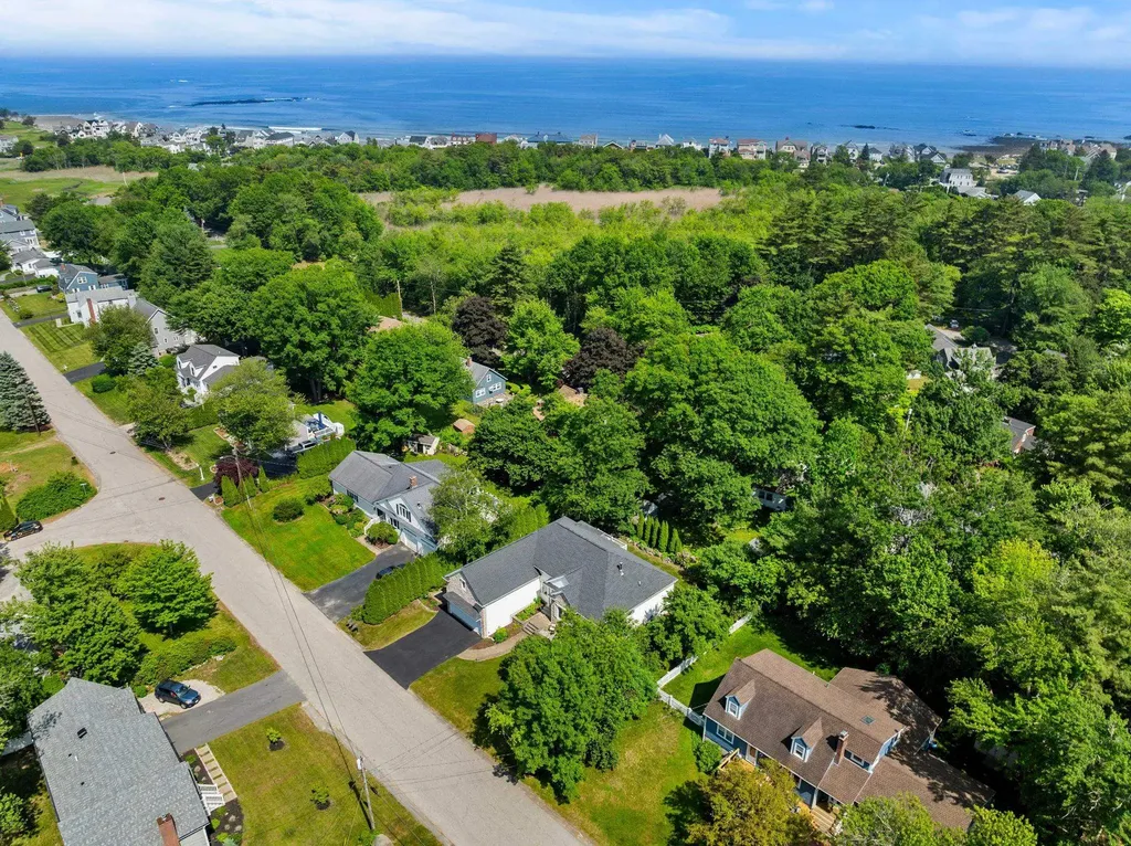 20 Huckleberry Lane Hampton NH 03842