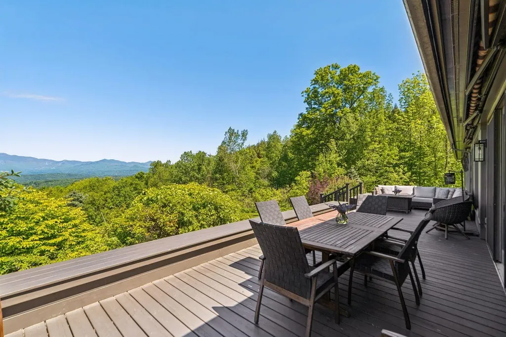 217 Logging Hill Road Stowe VT 05672