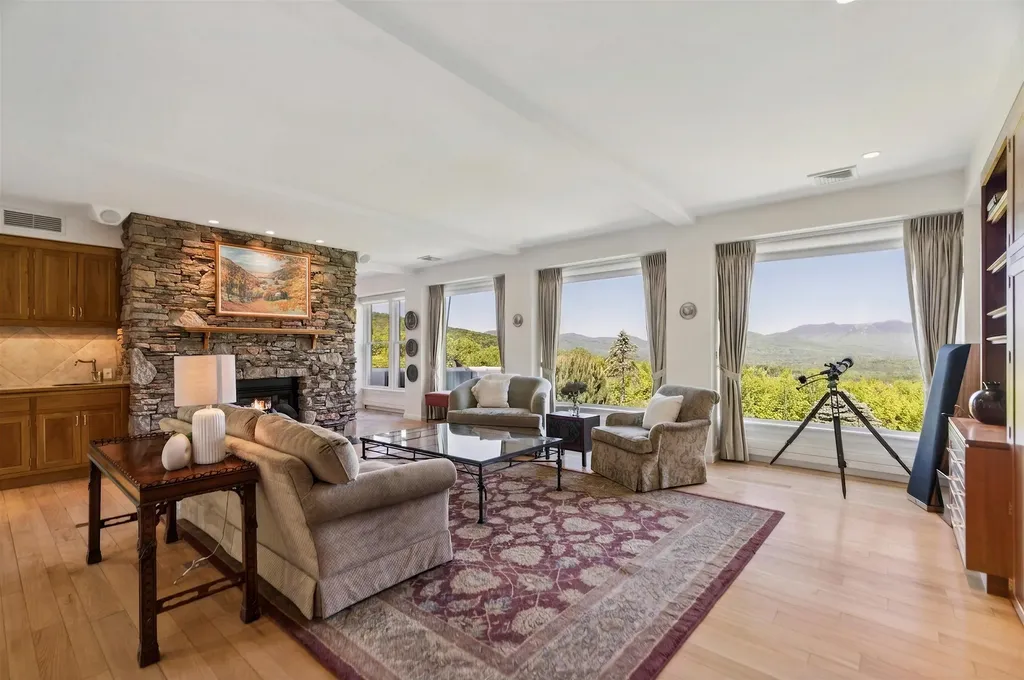 217 Logging Hill Road Stowe VT 05672