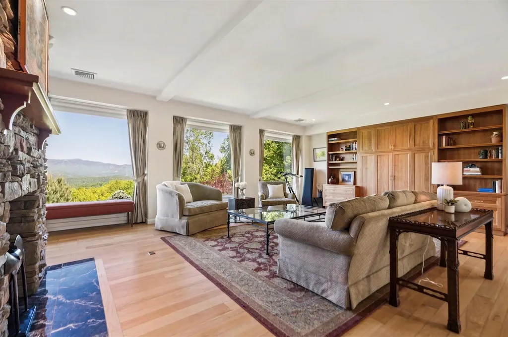 217 Logging Hill Road Stowe VT 05672