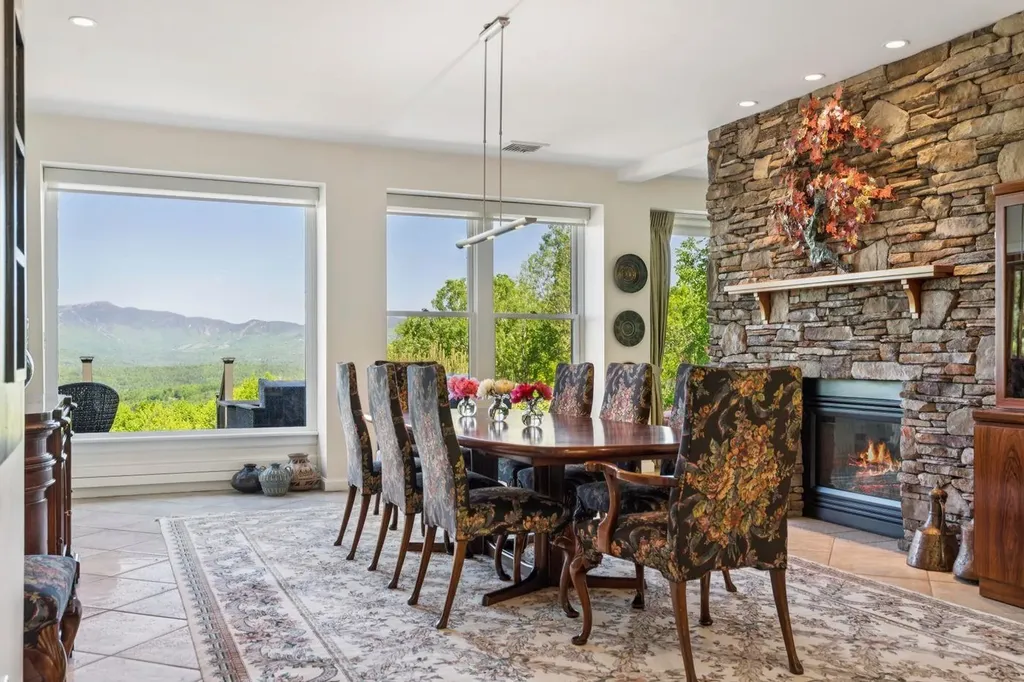 217 Logging Hill Road Stowe VT 05672