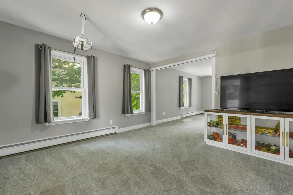 41 Dixon Street Laconia NH 03246