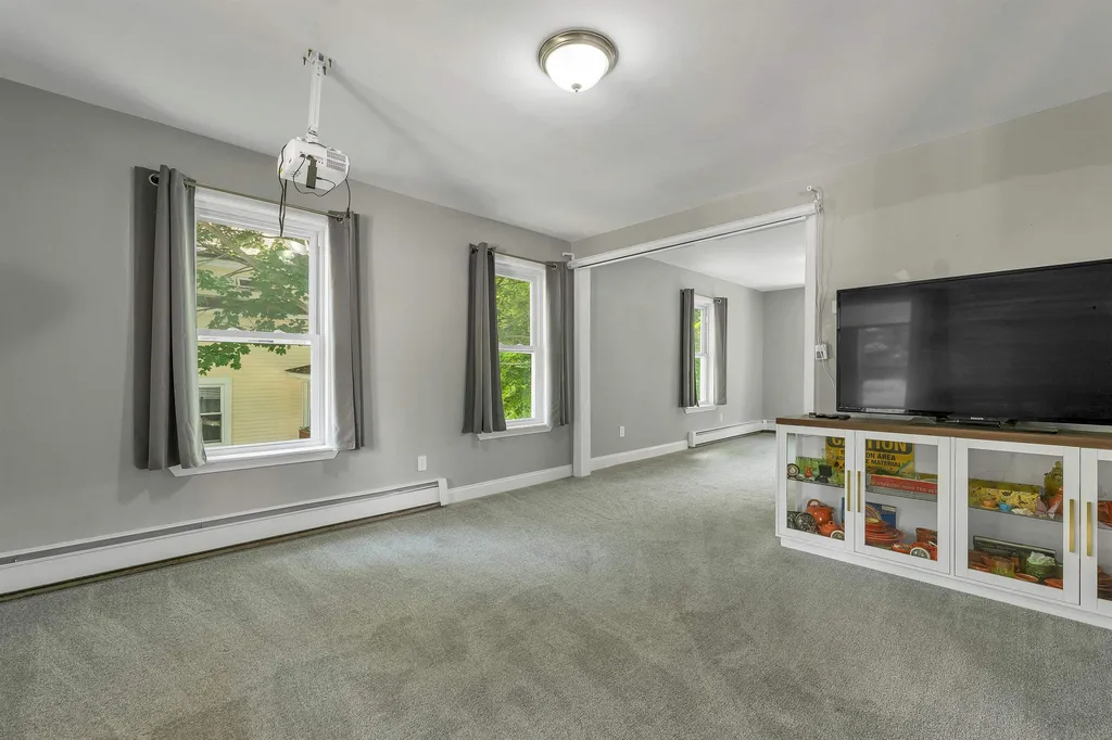 41 Dixon Street Laconia NH 03246