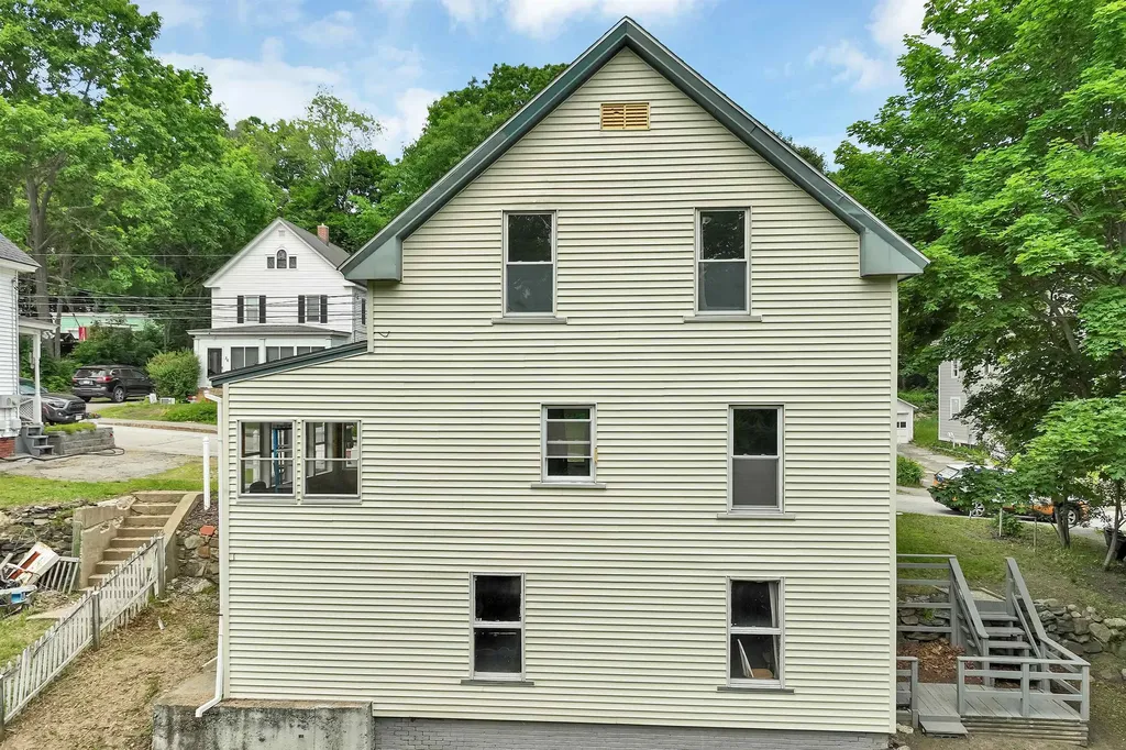 41 Dixon Street Laconia NH 03246