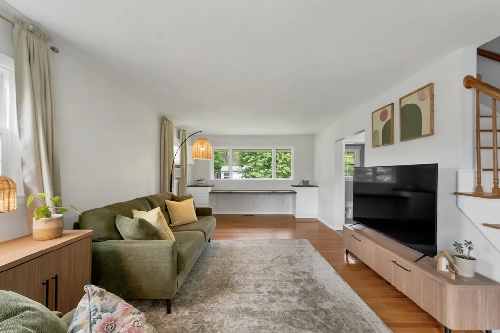 15 Fairview Avenue Pembroke NH 03275