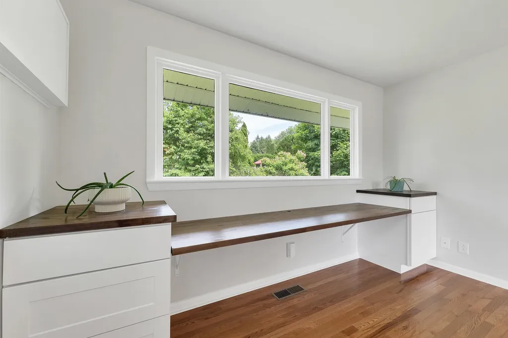 15 Fairview Avenue Pembroke NH 03275