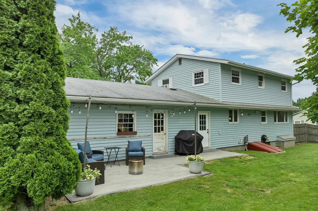 15 Fairview Avenue Pembroke NH 03275
