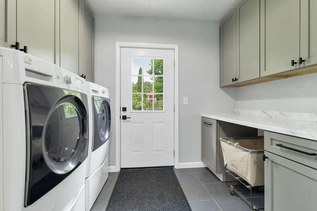 15 Fairview Avenue Pembroke NH 03275