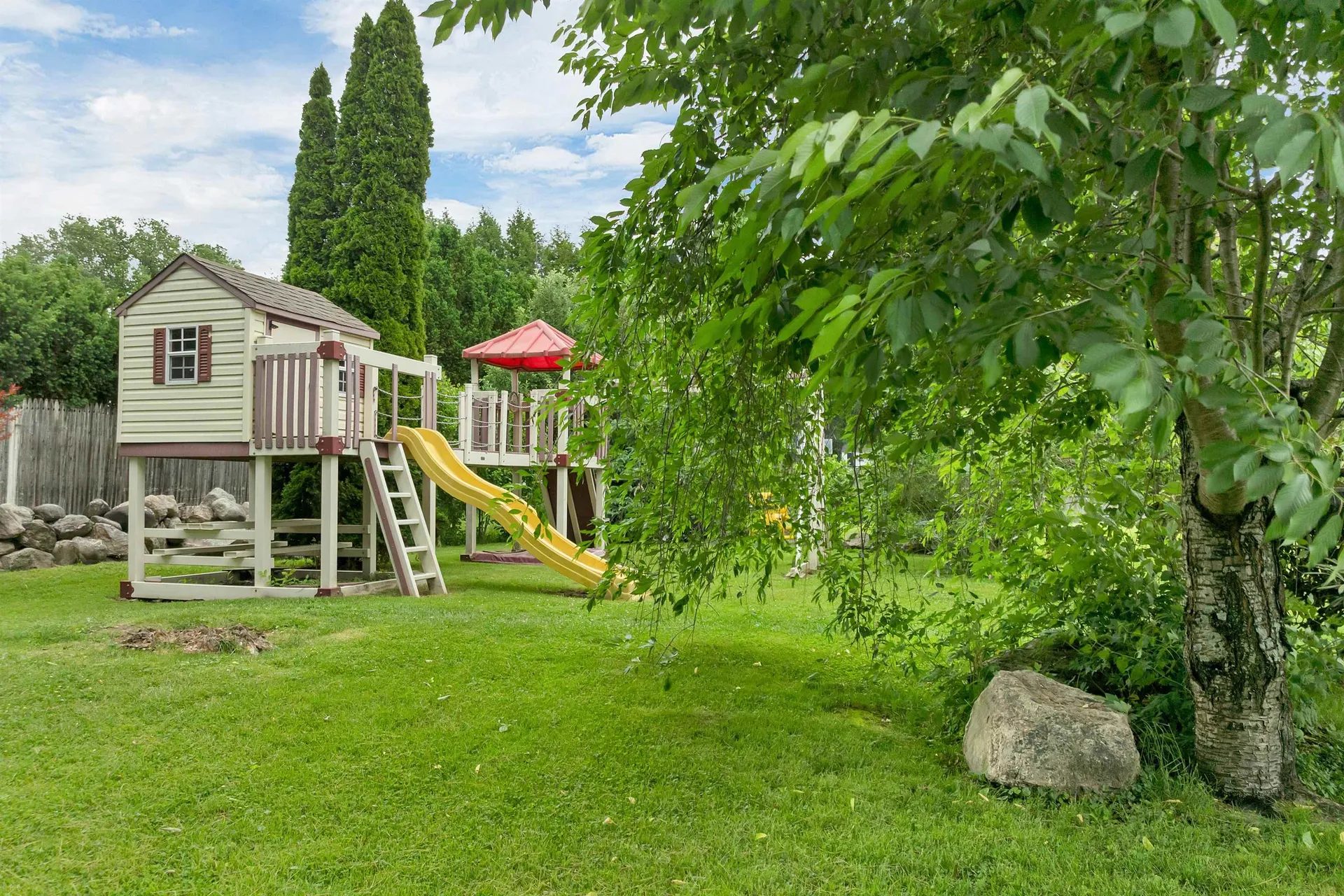 15 Fairview Avenue Pembroke NH 03275