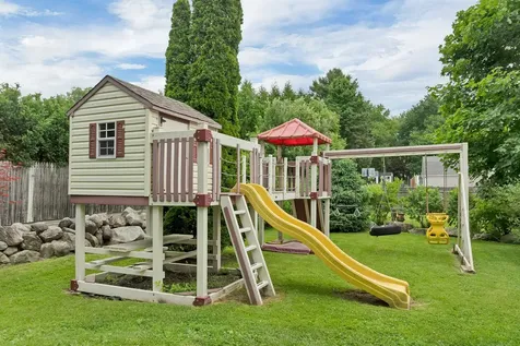 15 Fairview Avenue Pembroke NH 03275