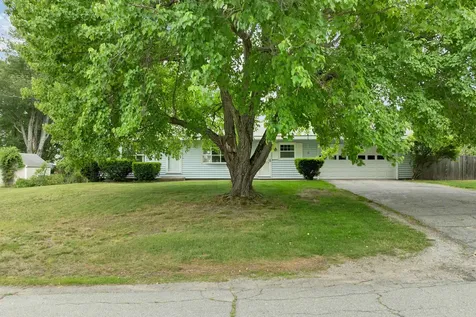 15 Fairview Avenue Pembroke NH 03275
