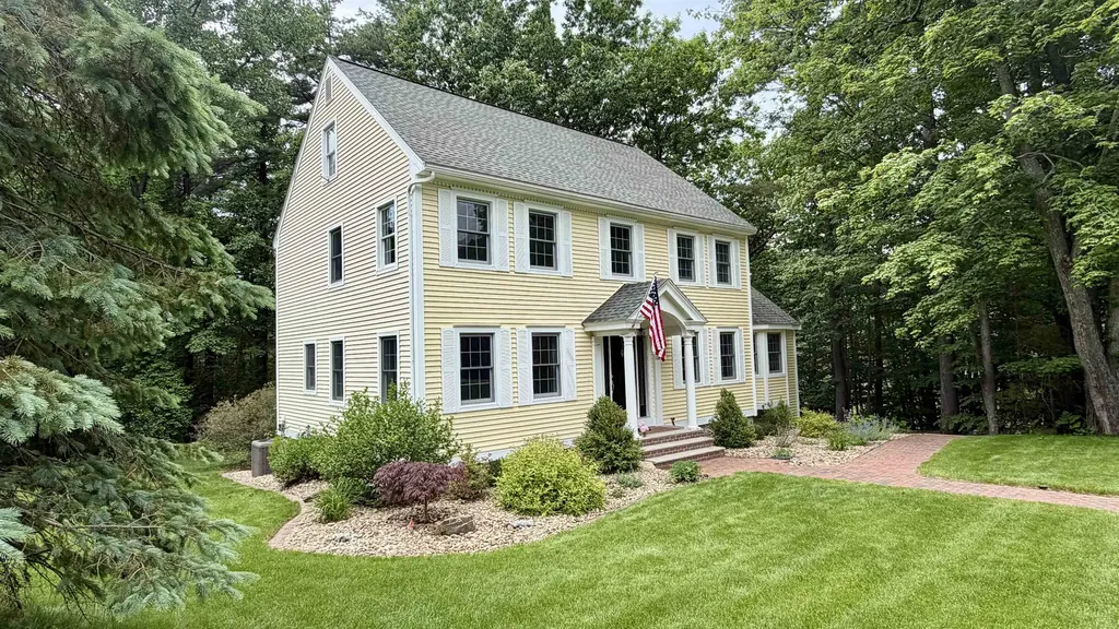 108 Skyview Drive Pelham NH 03076