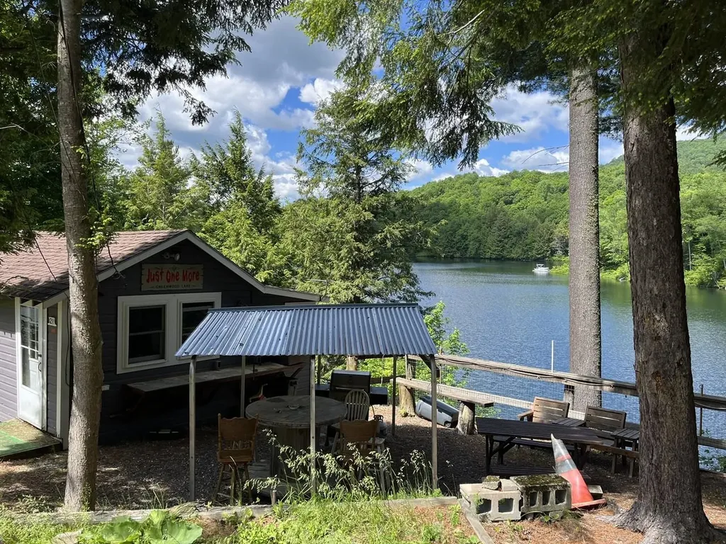 245 Meadow Lane Woodbury VT 05681