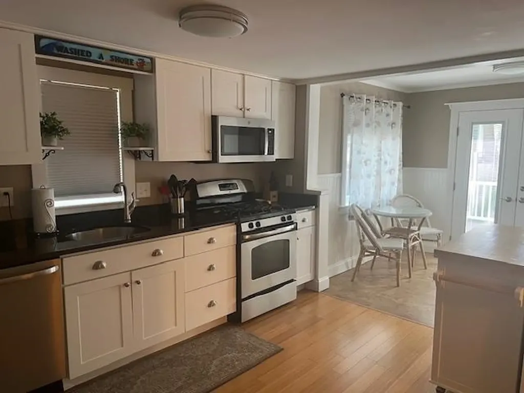 23 Walnut Avenue Hampton NH 03842