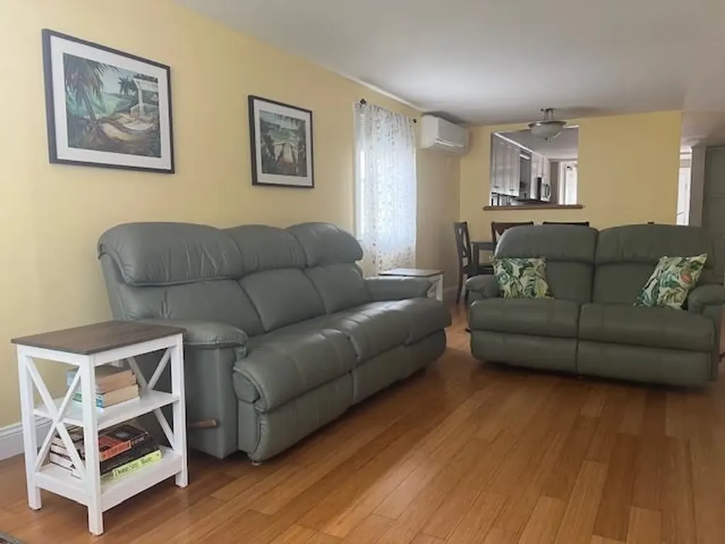 23 Walnut Avenue Hampton NH 03842