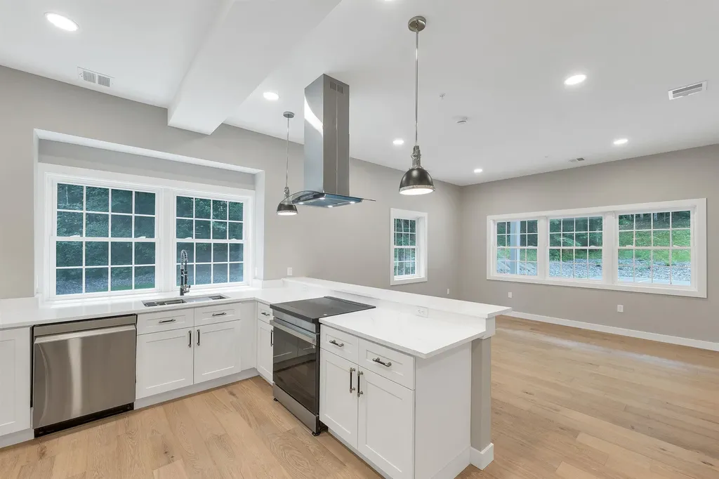 384 Main Street Salem NH 03079