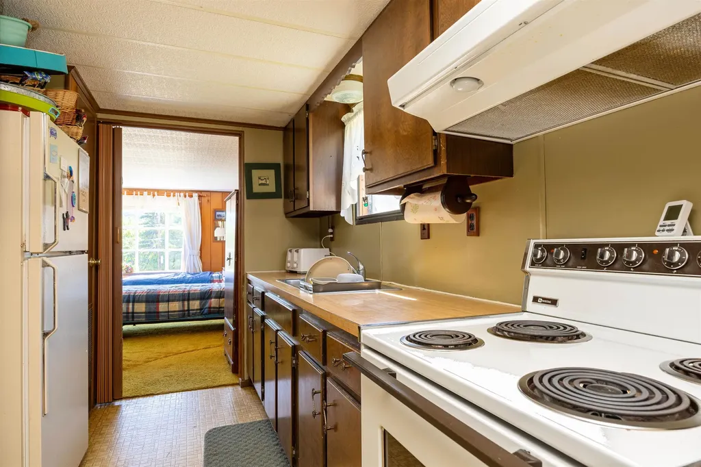 81 Shoreline Drive Barnet VT 05821